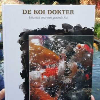Boek | De Koi Dokter, taal: Nederlands